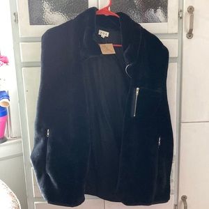 Faux Fur Zippered vest (sleeveless). Large.